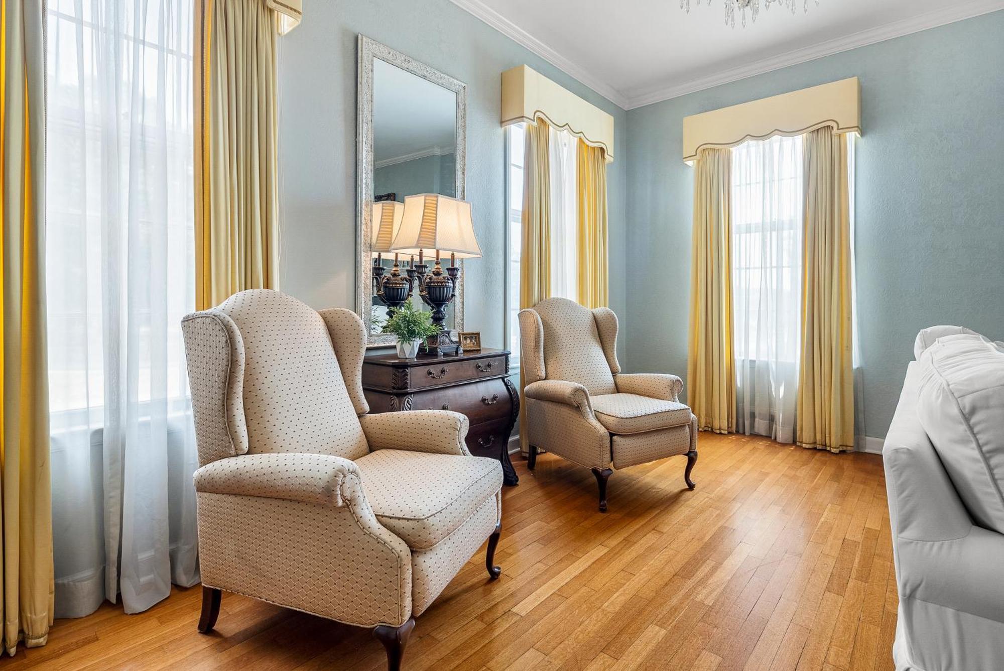Beland Mansion-Treasured Mist Suite! Fort Smith Exterior photo